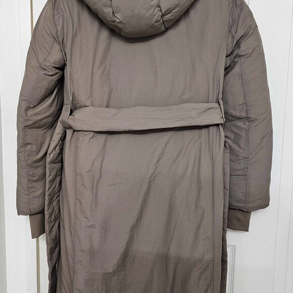 GAP Big Puff Coat - Like New Condition - Picture 8 of 13